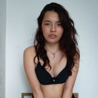 Elliecute webcam model