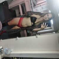 sexilexi1997's Offline Chat Room