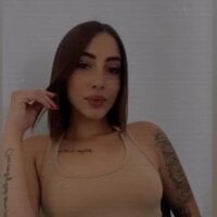 Ema_Taylor2Live Webcam