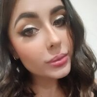 Nikolle_Rouss webcam model