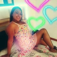 Latinasexy_hot5's Offline Chat Room