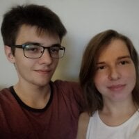 RichardandLina Adlı Modelin Çevrimdışı Sohbet Odası