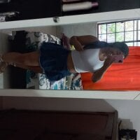 latinavilet's Offline Chat Room