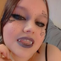 Skylarmoon971 fully nude on webcam for live porn video chat