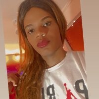 Ebony_ts20cm's Offline Chat Room