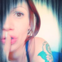 Tara_Steele_01's Offline Chat Room