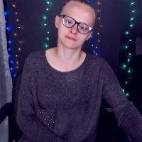 Lissan_x's Offline Chat Room