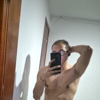 Juan2323hot webcam model