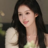 Summer-Momo webcam model