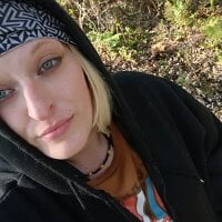 KITTYBOOBOOFUXX webcam model