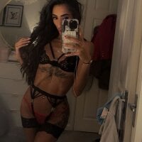 MilaRaee webcam model