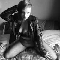 HaileyCakesxx's Offline Chat Room