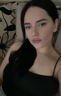 Lulii24 model avatar