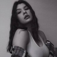 StefaPearson Adlı Modelin Çevrimdışı Sohbet Odası