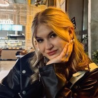 LilyBeeey's Offline Chat Room