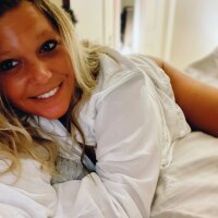 Blondie4u2c2284's Offline Chat Room