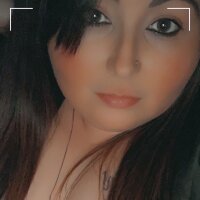 Juicyjai28's Offline Chat Room