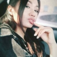 Angeline_Hot Adlı Modelin Çevrimdışı Sohbet Odası
