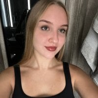 EmmaFooxx's Offline Chat Room