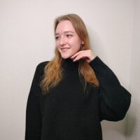 LeyonaStucks' Offline Chat Room