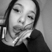 Arianna_Lopezz's Offline Chat Room