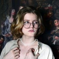 Eveline_Moon Adlı Modelin Çevrimdışı Sohbet Odası