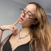 Sweetcareof_u webcam model