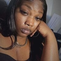 BeezyOleChocolateAss webcam model