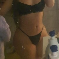 nalgona_22 অফলাইন চ্যাট রুম