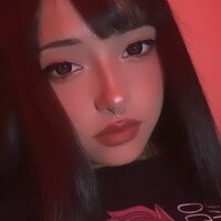 QueenSquirt02 webcam model
