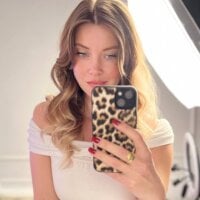 MiladyMoons webcam model