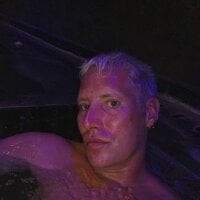 danishgay39's Offline Chat Room