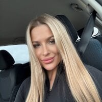 Aw_Roraa webcam model