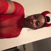 modernwench1 Adlı Modelin Çevrimdışı Sohbet Odası