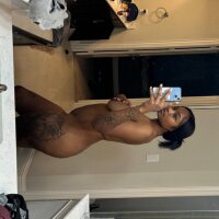 Skylarrylee fully nude on webcam for live porn video chat