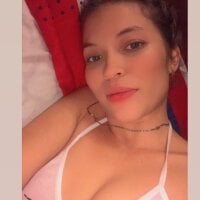 Isla1Rose model avatar