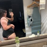 Vickyy032 webcam model