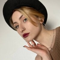 SunnyCaroline 个人资料图片