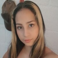 allisonalvarez Adlı Modelin Çevrimdışı Sohbet Odası
