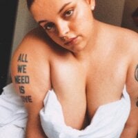 estelablowspanishbbw's Offline Chat Room