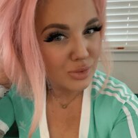 Daisylauren2021's Offline Chat Room