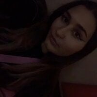 Hailey-xoxo's Offline Chat Room