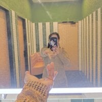 Yours_Raima webcam model