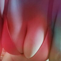 cuttie30's Offline Chat Room