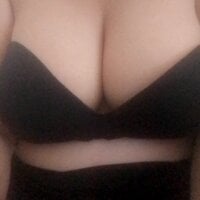 Suem99 webcam model