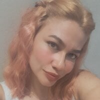 mia_blonde1's Avatar Pic