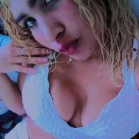 Eva_HootLive Webcam