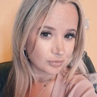 SweetShellyx model avatar