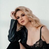 Eulalia_Mercedes' Offline Chat Room