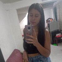 arinaponnycm101's Offline Chat Room